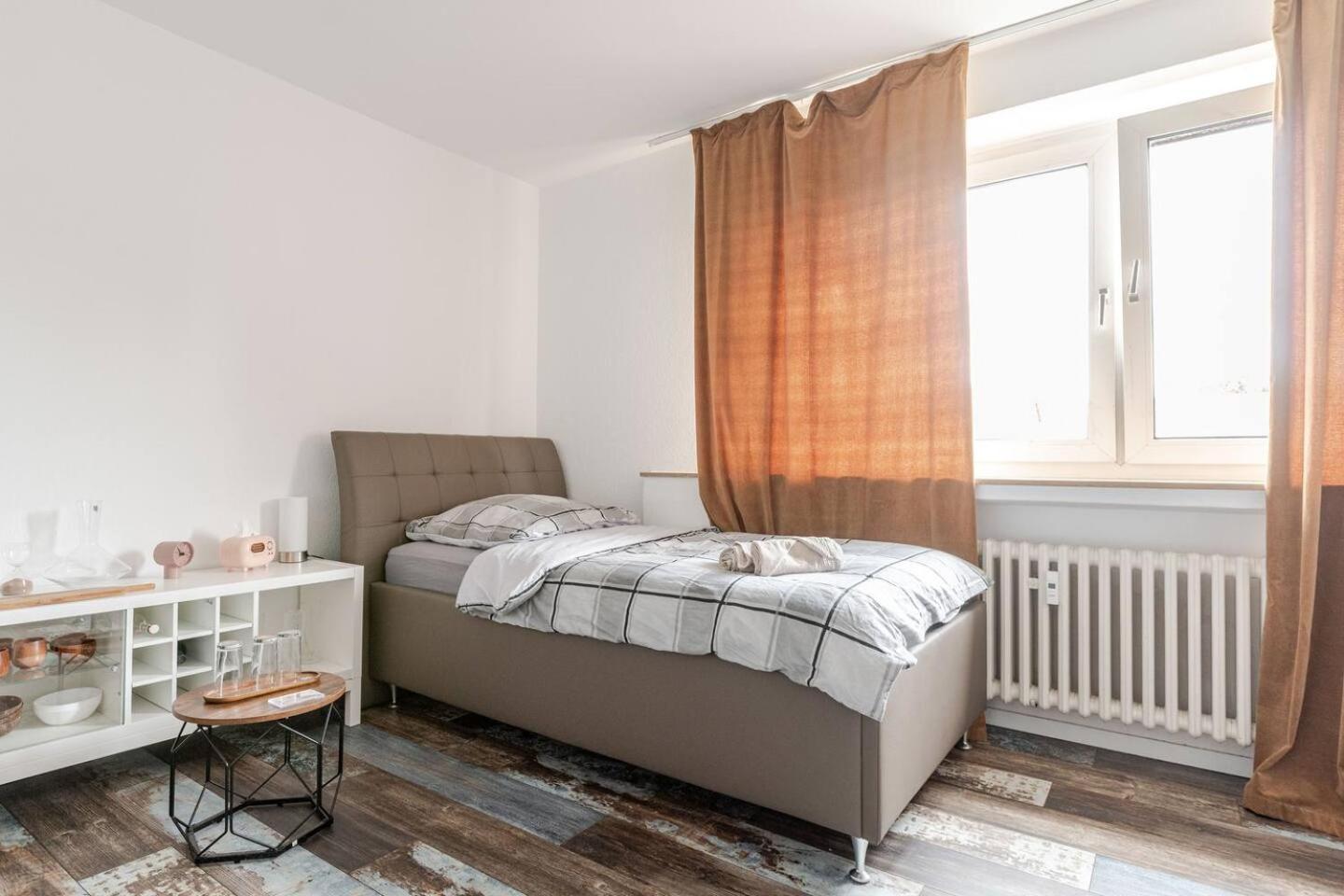 Charming Messenaehe Apartment Cologne