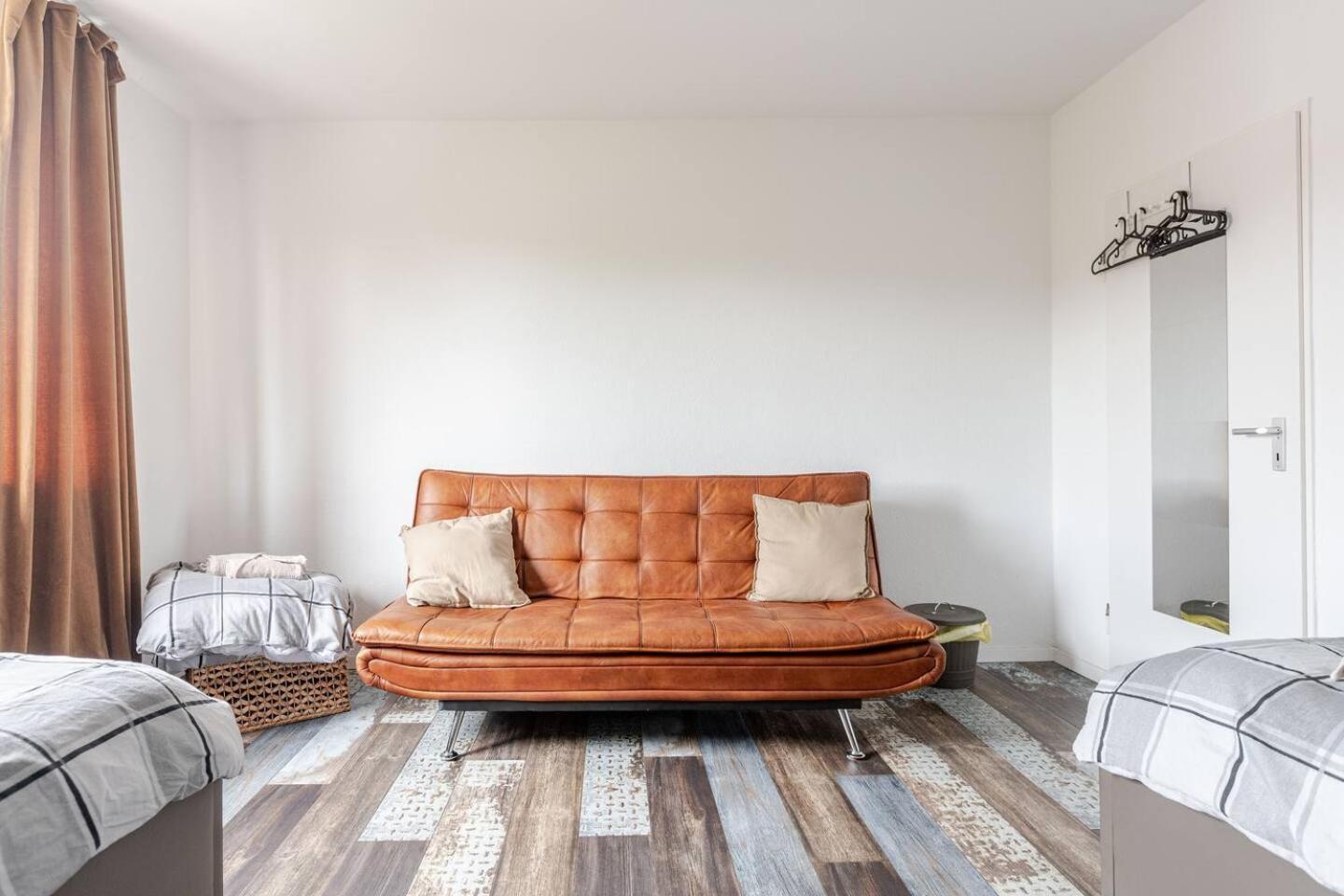Charming Messenaehe Apartment