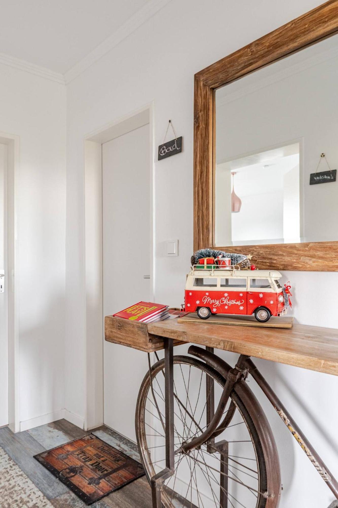 Charming Messenaehe Apartment Cologne